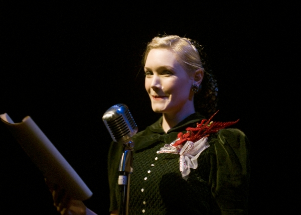 Photo Flash: IT'S A WONDERFUL LIFE: A LIVE RADIO PLAY at Taproot Theatre Image