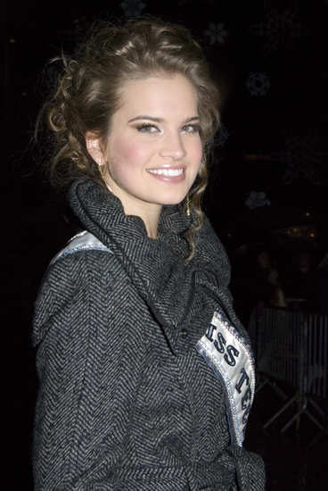 Photo Coverage: 2009 Rockefeller Christmas Tree Lighting! Image