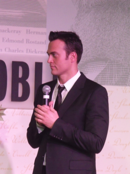 Photo Coverage: Michael Feinstein and Cheyenne Jackson Sign and Sing at Barnes & Noble Image