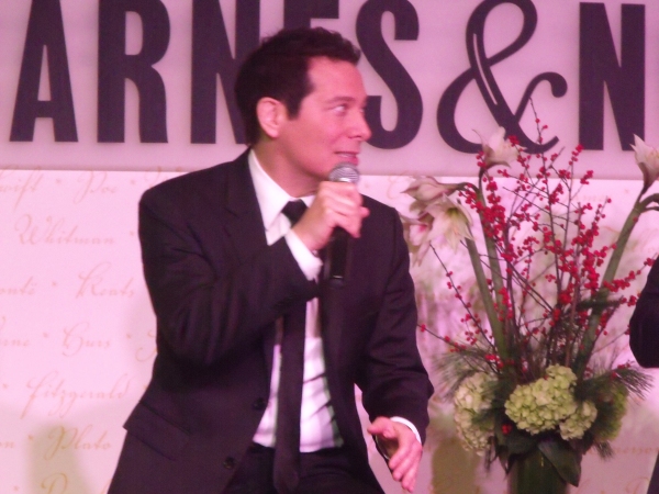 Photo Coverage: Michael Feinstein and Cheyenne Jackson Sign and Sing at Barnes & Noble Image