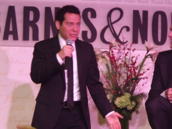 Photo Coverage: Michael Feinstein and Cheyenne Jackson Sign and Sing at Barnes & Noble Image