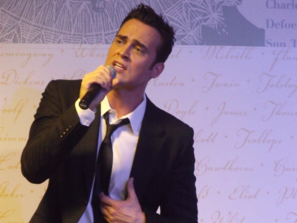 Photo Coverage: Michael Feinstein and Cheyenne Jackson Sign and Sing at Barnes & Noble Image