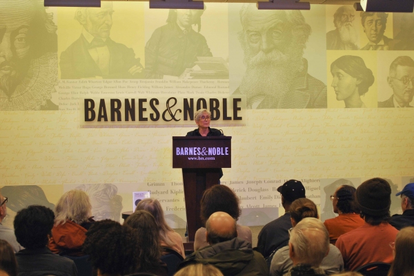 Photo Coverage: Twyla Tharp and John Tracey Egan at Barnes & Noble Image