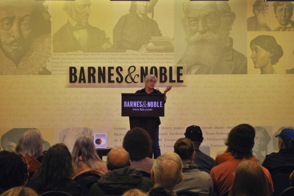Photo Coverage: Twyla Tharp and John Tracey Egan at Barnes & Noble Image