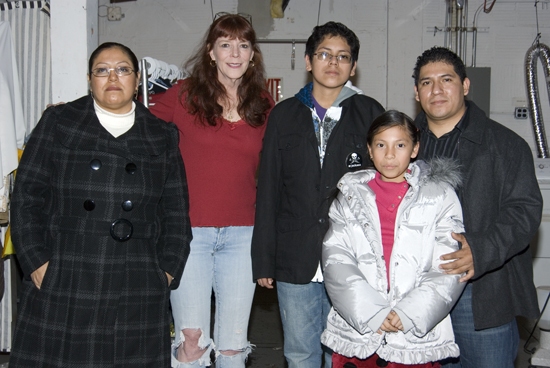 Photo Coverage: SUPERIOR DONUTS Greets Francisco Hernandez and Family Image