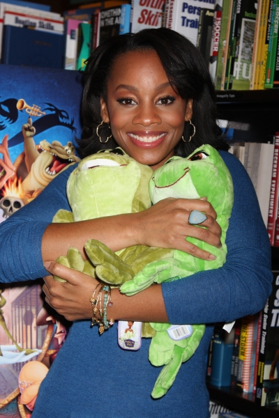 Photo Flash: Anika Noni Rose Signs Copies of 'Princess Tiana and the Royal Ball'  Image