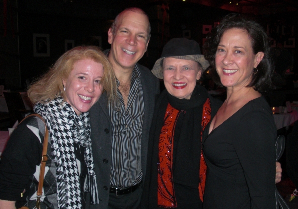 Photo Flash: Brent Barrett Opens 'Christmas Mornings' at Birdland Image