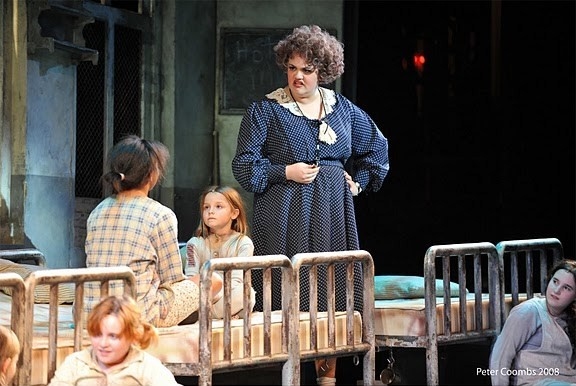 Photo Flash: Auditorium Theatre Presents ANNIE Image