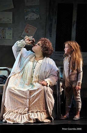 Photo Flash: Auditorium Theatre Presents ANNIE Image