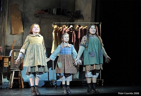 Photo Flash: Auditorium Theatre Presents ANNIE Image