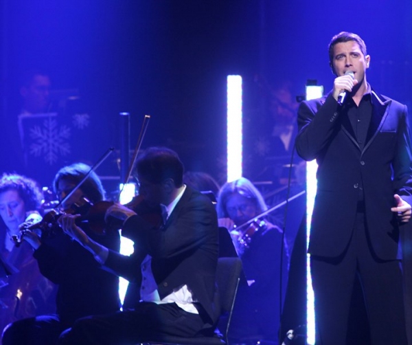 Exclusive Performance Coverage: Il Divo & Kristin Chenoweth Holiday Concert Image