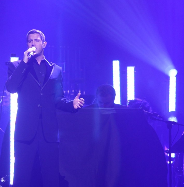 Exclusive Performance Coverage: Il Divo & Kristin Chenoweth Holiday Concert Image