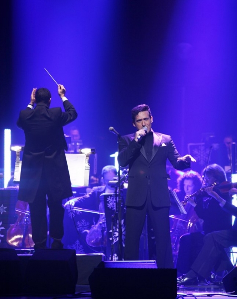 Exclusive Performance Coverage: Il Divo & Kristin Chenoweth Holiday Concert Image