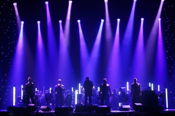 Exclusive Performance Coverage: Il Divo & Kristin Chenoweth Holiday Concert Image