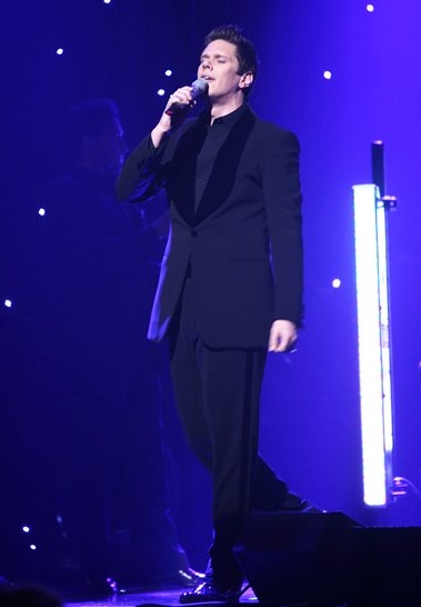 Exclusive Performance Coverage: Il Divo & Kristin Chenoweth Holiday Concert Image