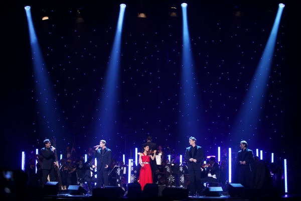 Exclusive Performance Coverage: Il Divo & Kristin Chenoweth Holiday Concert Image