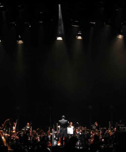 Exclusive Performance Coverage: Il Divo & Kristin Chenoweth Holiday Concert Image