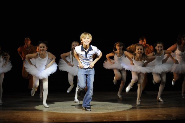 Photo Flash: Dean-Charles Chapman Stars In BILLY ELLIOT THE MUSICAL At Victoria Theatre Image