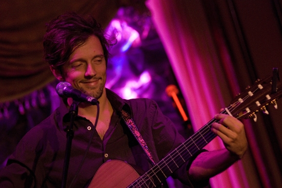 Photos: Mraz & More Sing for True Colors Image