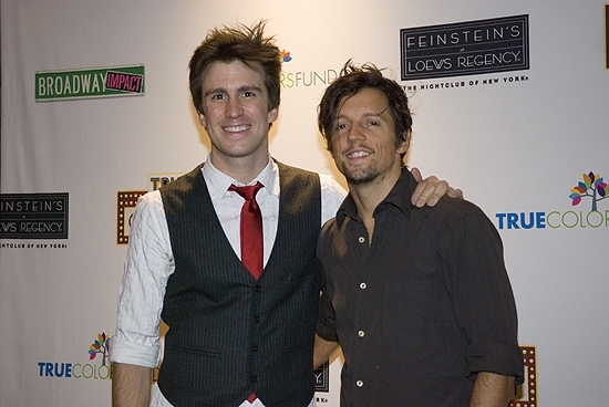 Photos: Mraz & More Sing for True Colors Image