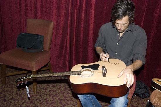 Photos: Mraz & More Sing for True Colors Image