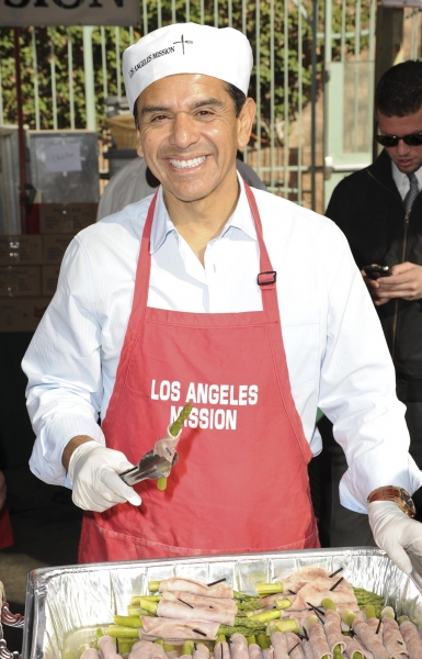 Photo Coverage: Corbin Bleu & More Spend Christmas Eve at the L.A. Mission Image