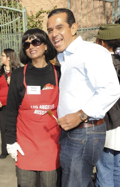 Photo Coverage: Corbin Bleu & More Spend Christmas Eve at the L.A. Mission Image