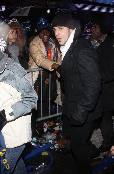 Photo Coverage: HAIR Cast & More Perform at New Year's Eve in NYC! Image