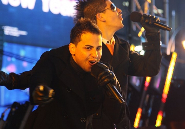 Photo Coverage: HAIR Cast & More Perform at New Year's Eve in NYC! Image