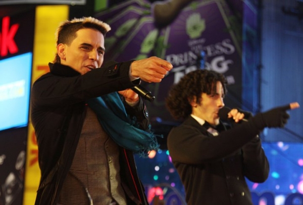 Photo Coverage: HAIR Cast & More Perform at New Year's Eve in NYC! Image