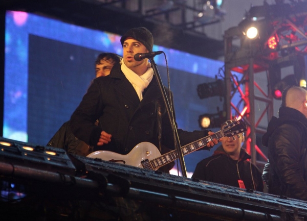 Photo Coverage: HAIR Cast & More Perform at New Year's Eve in NYC! 