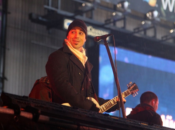 Photo Coverage: HAIR Cast & More Perform at New Year's Eve in NYC! Image
