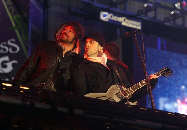 Photo Coverage: HAIR Cast & More Perform at New Year's Eve in NYC! Image