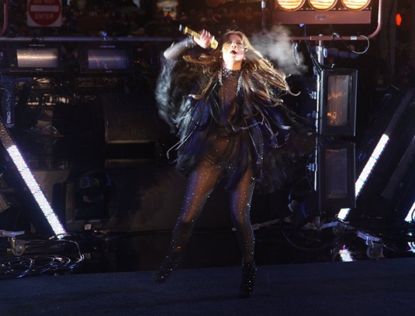 Photo Coverage: HAIR Cast & More Perform at New Year's Eve in NYC! Image