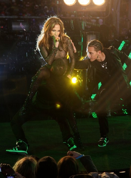 Photo Coverage: HAIR Cast & More Perform at New Year's Eve in NYC! Image