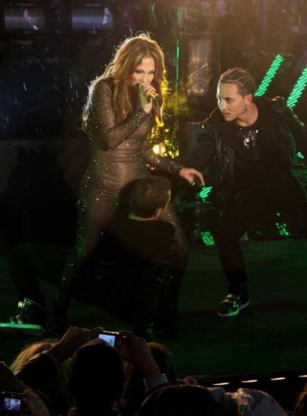 Photo Coverage: HAIR Cast & More Perform at New Year's Eve in NYC! Image