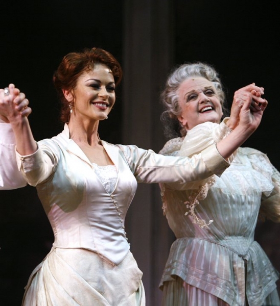 Photos: 2009 Curtain Call Flashback Image