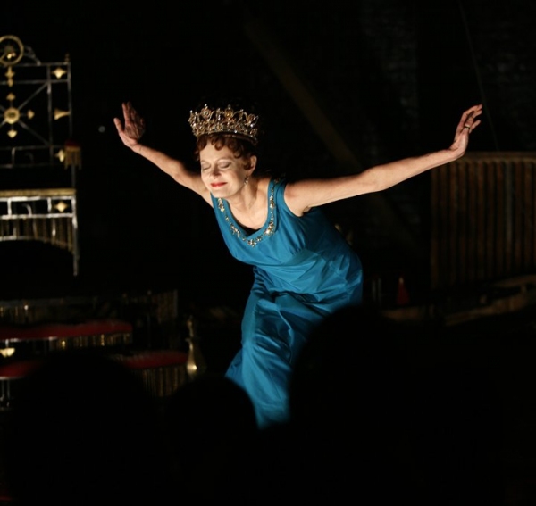 Susan Sarandon Opening Night Performance Curtain Call for EXIT THE KING at the Barrym Photo