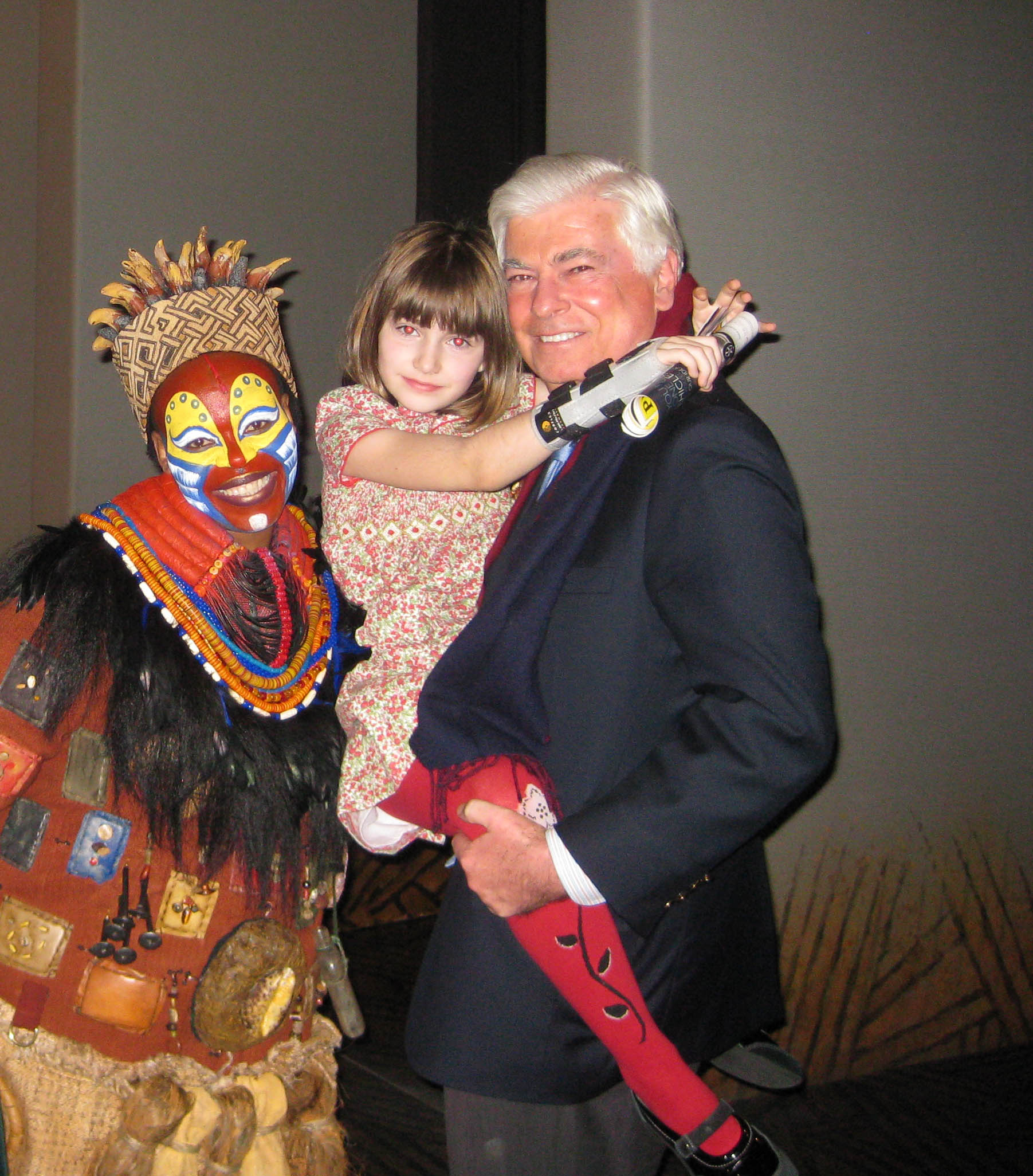 Photo Flash: Connecticut Senator Chris Dodd Takes in THE LION KING Image
