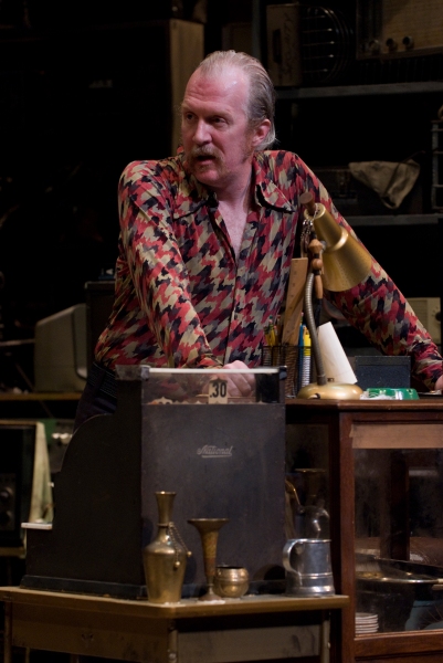 Ensemble member Tracy Letts in Steppenwolf Theatre CompanyÃ¢â‚¬â„¢s product Photo
