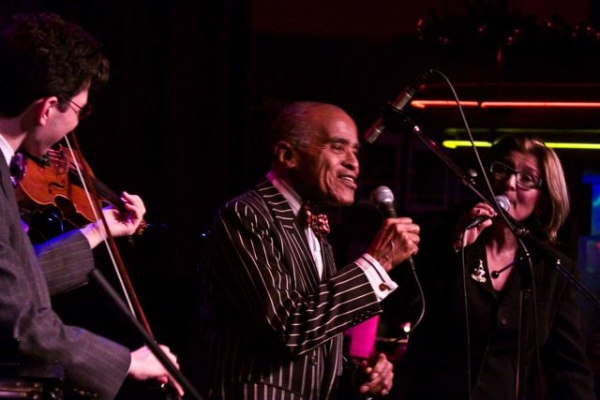 Photo Flash: Aaron Weinstein Makes NYC Solo Debut At Birdland Image