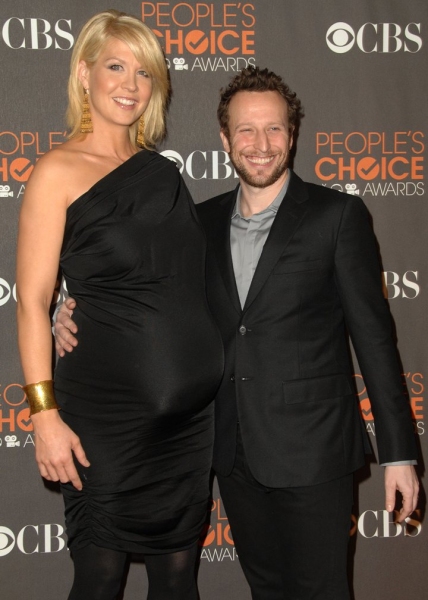 Jenna Elfman and husband Bohdi Elfman Photo