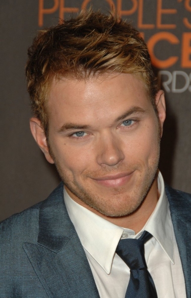  Kellan Lutz Photo