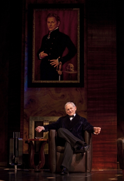 Photo Flash: PRESENT LAUGHTER Starring Victor Garber Opens Tonight Image