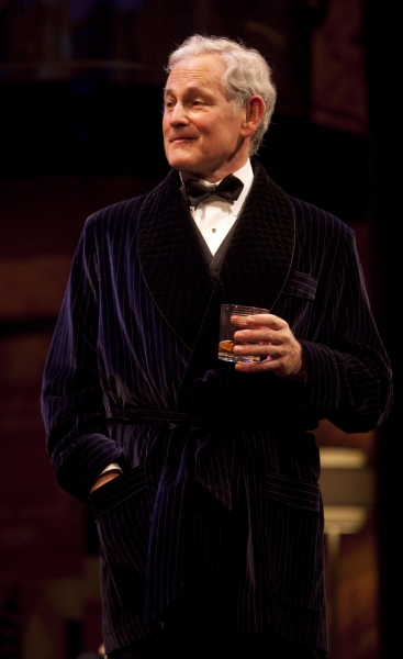 Photo Flash: PRESENT LAUGHTER Starring Victor Garber Opens Tonight Image