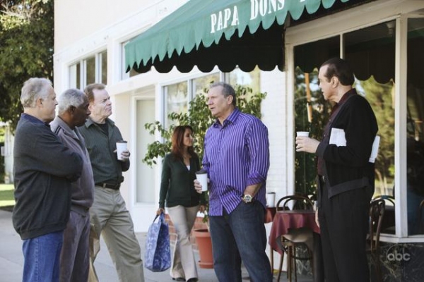 Photo Flash: Chazz Palminteri Guests On ABC's 'Modern Family' Sneak Peak Image
