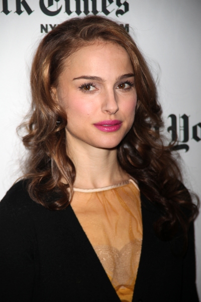 Photo Coverage: Alan Cumming & Natalie Portman at The NY Times Arts & Leisure Weekend Image