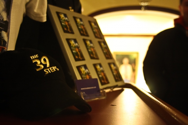 Photo Coverage: THE 39 STEPS Ends Broadway Run; Currently on Tour Image