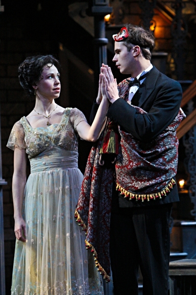 Photo Flash: Guthrie's ROMEO AND JULIET Image