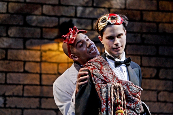 Photo Flash: Guthrie's ROMEO AND JULIET Image